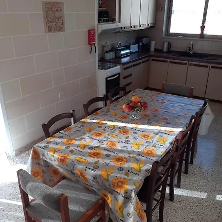 Bargain Beautiful With Lots Of Outdoor Space Sleeps Large Groups Easily Check It Out Mellieha